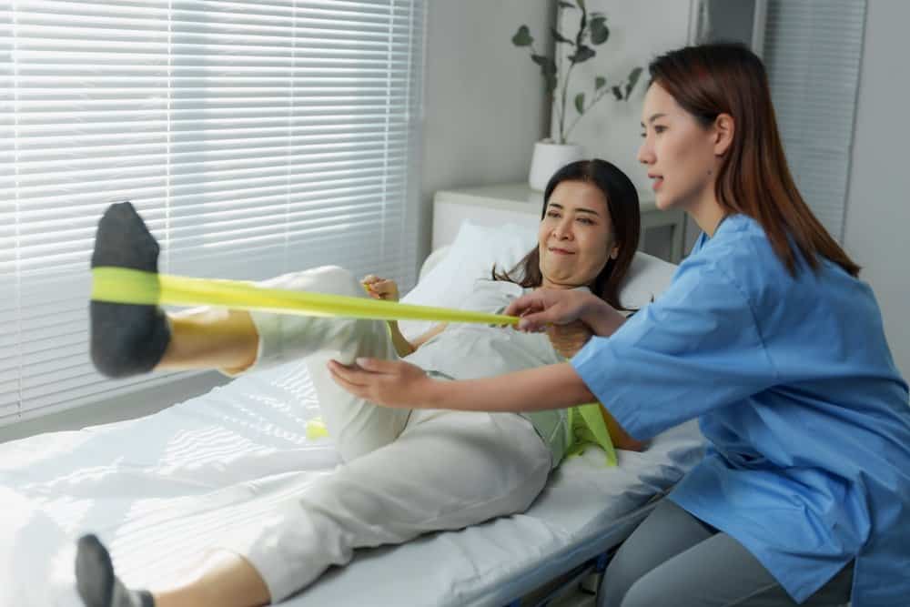 ผู้ป่วยและผู้ดูแลทำกิจวัตรได้ง่ายขึ้น เพราะเลือกชนิดของไกร์เตียงผู้ป่วยอย่างเหมาะสม